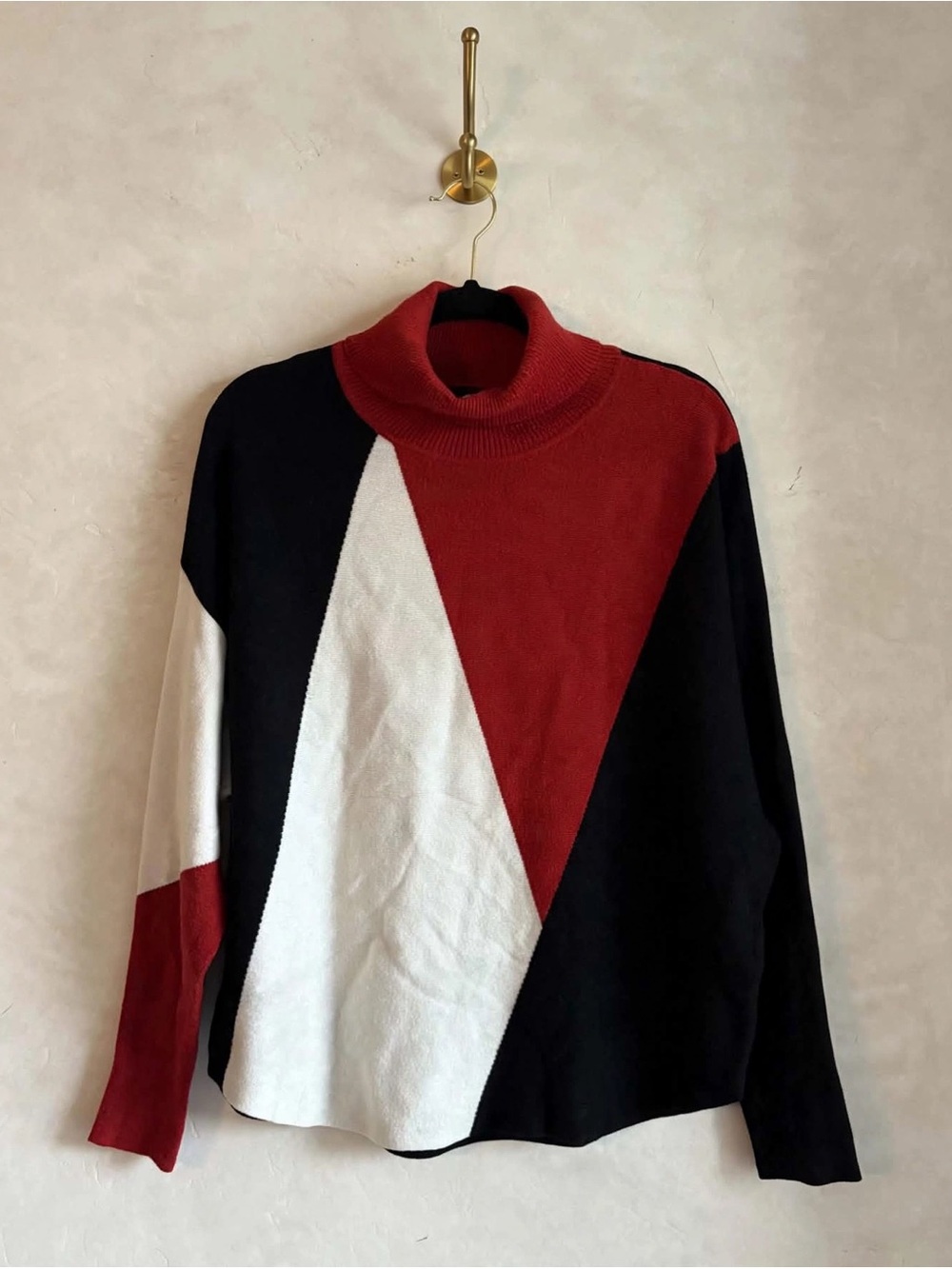 Aaeda Red Black White Geometric Turtleneck Sweater L